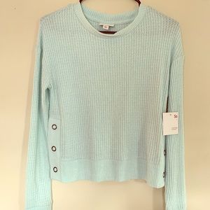 SO Kohl’s brand side button sweater